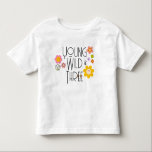 Camiseta Infantil Jovem, Selvagem e Três | Kid Birthday T-Shirt | So<br><div class="desc">Certifique-se de que o seu Convidado de Honra fica no seu grande dia 🤩 Disponível em vários tamanhos,  estilos de materiais!</div>