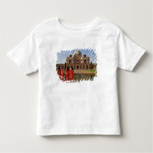 Camiseta Infantil Jovens indianas e o túmulo de Humayun, Deli,