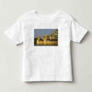 Camiseta Infantil Karaweik Hall é um marco de Yangon, localizado