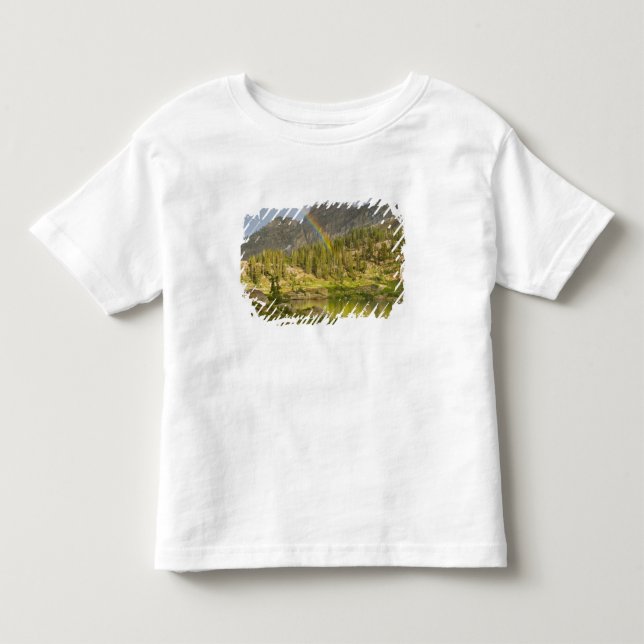 Camiseta Infantil Lago Cecret com arco-íris sobre o Devil's Castle, (Frente)