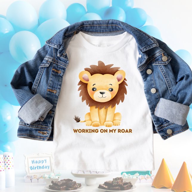 Camiseta Infantil Leão Engraçado Trabalhando no meu Roar (Criador carregado)