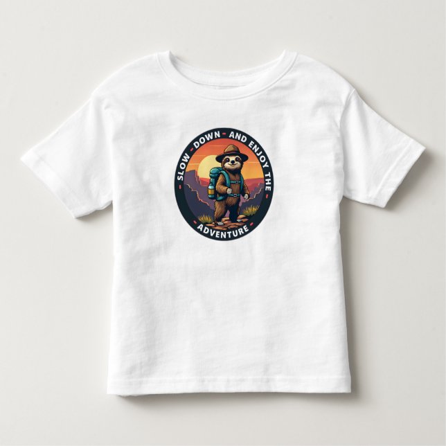 Camiseta Infantil Lenta e desfruta da aventura (Frente)