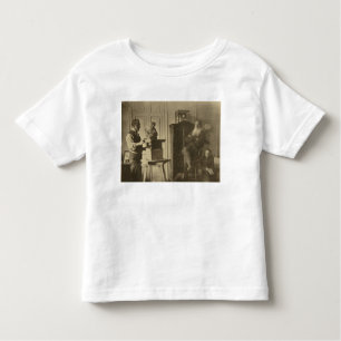 Camiseta Infantil Léon Tolstói e o príncipe Paolo do escultor
