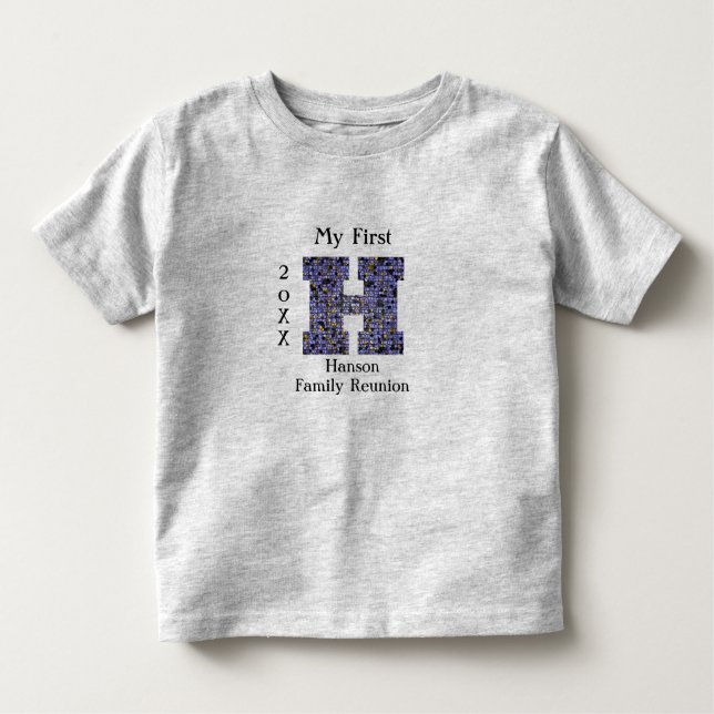 Camiseta Infantil Letra Mosaica de Reunião Familiar H Sobrenome Mono (Frente)