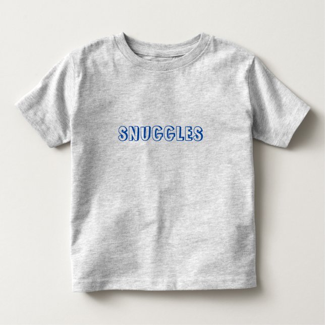 Camiseta Infantil Letras azuis "Snuggles" (Frente)