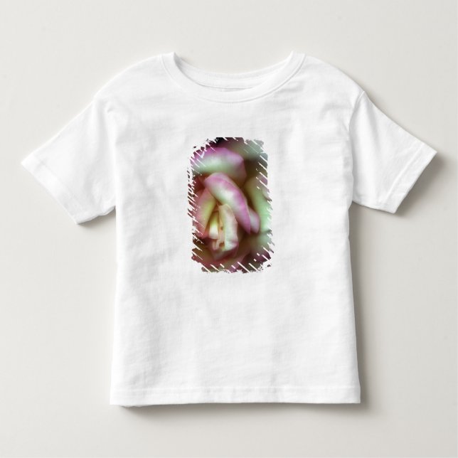Camiseta Infantil <Love is a Rose> por Nathan Griffith (Frente)