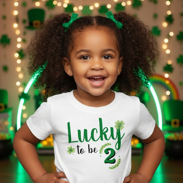 Camiseta Infantil Lucky to be St Patrick's Day Clover Birthday (Criador carregado)