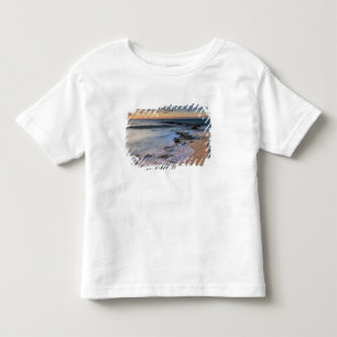 Camiseta Infantil Mar do Caribe, Ilhas Cayman. Ondas batendo