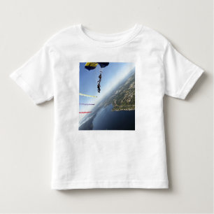 Camiseta Infantil Membros da Equipe de Paraquedas do Marinho dos EUA