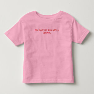 Camiseta Infantil Minha mãe no amor com um t-shirt do vampiro