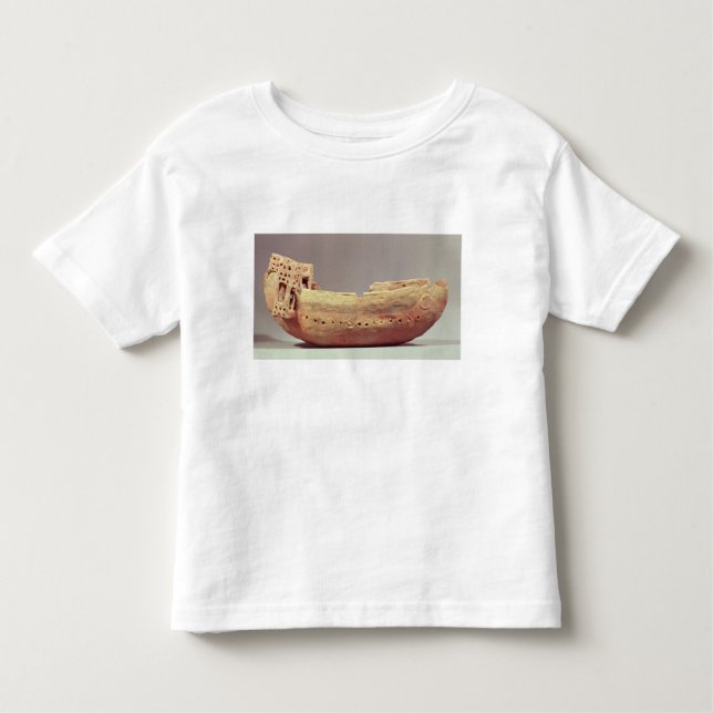 Camiseta Infantil Modelo de um barco com uma plataforma de (Frente)