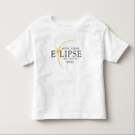 Camiseta Infantil Modern Black & Dourado 2024 Texas Total Eclipse So<br><div class="desc">Apresentando nossa camiseta personalizada de Eclipse Solar Total Dourada 2024 do Texas, um na moda e uma peça comemorativa para este raro evento celeste. esta camisa captura a elegância e o entusiasmo do eclipse solar total. Com o ano de 2024 exibido com ousadia, juntamente com a localização do Texas, ele...</div>