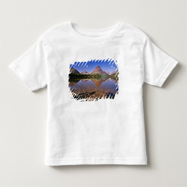 Camiseta Infantil Montanhas refletem sobre a calma Dois lagoas Medic (Frente)