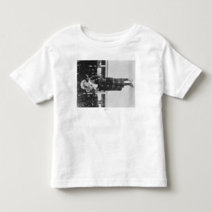 Camiseta Infantil Mulher Postando em fotografia Tênis