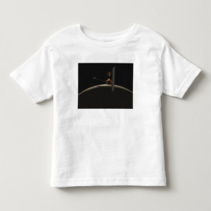 Camiseta Infantil Nave espacial da odisseia de Marte sobre o nascer