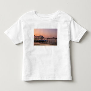 Camiseta Infantil Navio de Cruzeiro e Gôndolas perto do Grande Canal