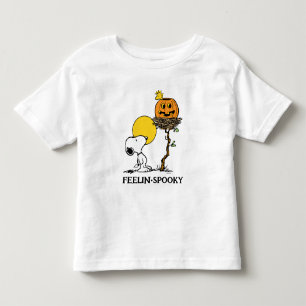 Camiseta Infantil Ninho de Snoopy & Woodstock com Jack O' Lanterna