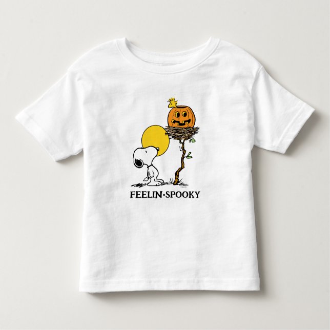 Camiseta Infantil Ninho de Snoopy & Woodstock com Jack O' Lanterna (Frente)