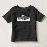 Camiseta Infantil Nome do Portador do Anel de Segurança do Anel<br><div class="desc">Faça com que o seu portador sinta-se especial com esta t-shirt de segurança do anel. Clique em - personalizar - para adicionar facilmente seu nome personalizado. Na moda e design branco.</div>