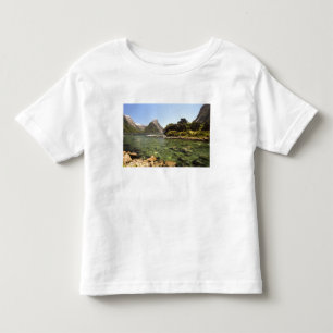 Camiseta Infantil Nova Zelândia, Mitre Peak, & rio Bowen entrando