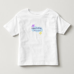 Camiseta Infantil Nuvens azul pastel estrelas roxo feliz aniversário
