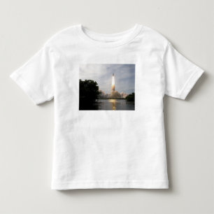 Camiseta Infantil O esforço do vaivém espacial tira 4