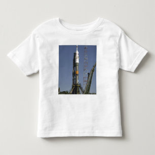 Camiseta Infantil O foguete de Soyuz é erigido na posição 2