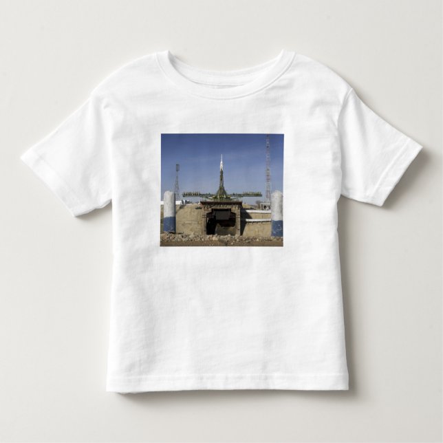 Camiseta Infantil O foguete Soyuz é erguido na posição 6 (Frente)