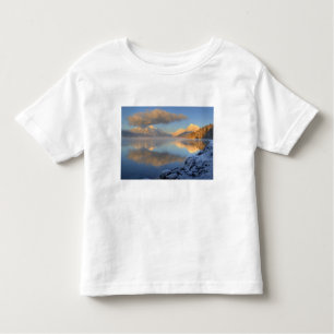Camiseta Infantil O nevoeiro sai do Lago McDonald num frio muito fri