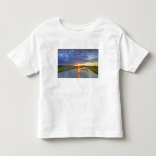 Camiseta Infantil O Rio Powder pega a última luz em Custer