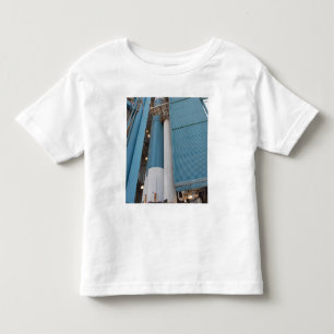 Camiseta Infantil O segundo motor contínuo do foguete é movido no