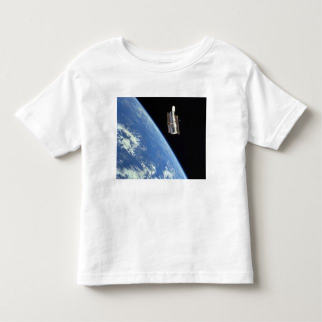 Camiseta Infantil O telescópio espacial Hubble com uma terra azul (Frente)