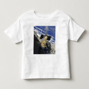 Camiseta Infantil Os artilheiros acoplam o incêndio de uma