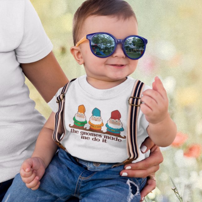 Camiseta Infantil Os Gnomos Me Fizeram Fazer Isso (Criador carregado)