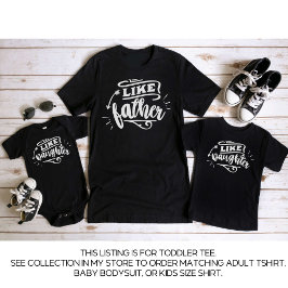 Camiseta Infantil Pai Negro e eu combinando com a filha do pai