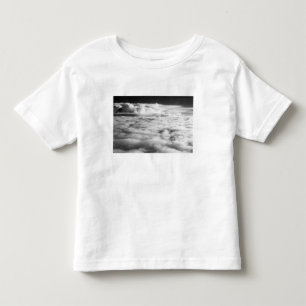 Camiseta Infantil Paisagem de nuvens sinistra ao nascer do sol. 2