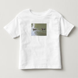 Camiseta Infantil Patos Nadando