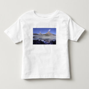 Camiseta Infantil Pescadores em canoa no Waterfowl Lake, Banff