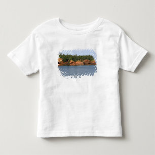 Camiseta Infantil Pessoas fazendo caiaque no mar na Baía de Fundy em