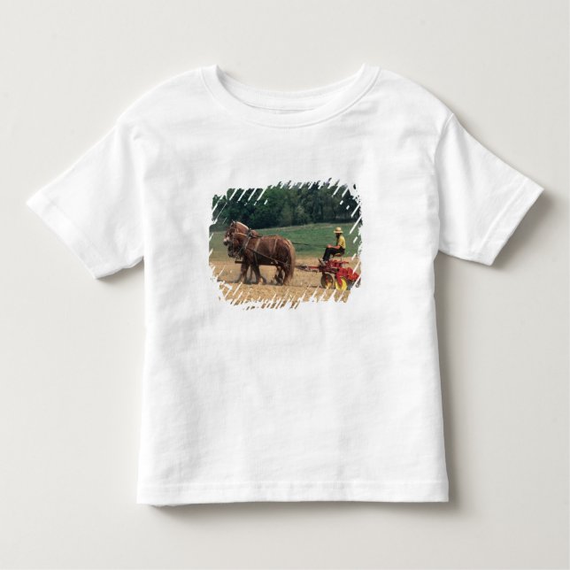 Camiseta Infantil Pessoas simples do país de Amish no cultivo com (Frente)