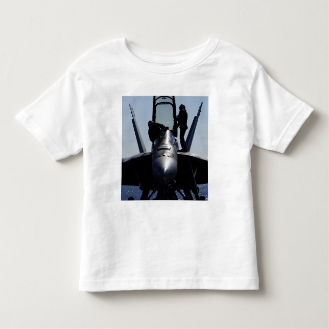 Camiseta Infantil Pilotos realizam uma inspeção antes do voo (Frente)