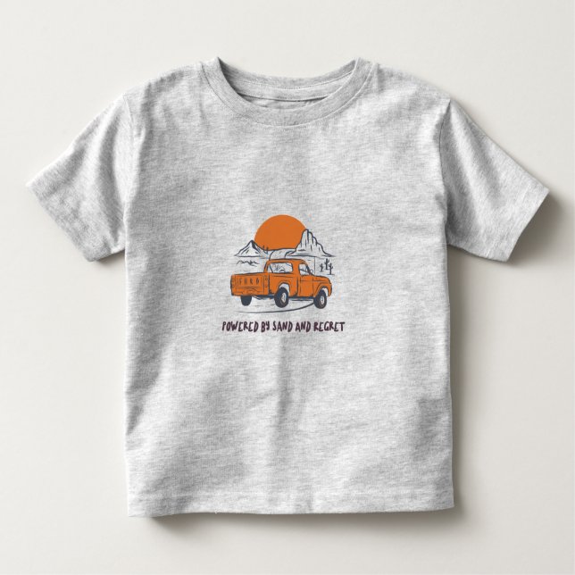 Camiseta Infantil Powered By Sand And Regret Desert Camping (Frente)