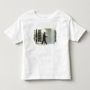 Camiseta Infantil Presidente Barack em profundo pensamento enquanto