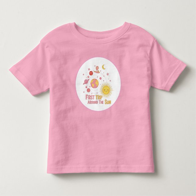 Camiseta Infantil Primeira Viagem À Volta Da Rapariga Solar 11ruas.  (Frente)