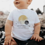 Camiseta Infantil Primeira Viagem Da cinza Em Torno Do Sol<br><div class="desc">Celebre o seu primeiro aniversário com esta design de aquarela 'Primeira viagem ao redor do sol'.</div>