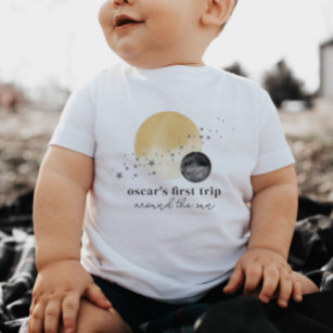 Camiseta Infantil Primeira Viagem Da cinza Em Torno Do Sol