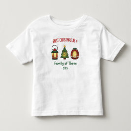 Camiseta Infantil "Primeiro Natal como uma Família de Três 2025 Enfe