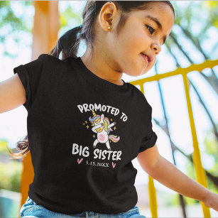 Camiseta Infantil Promovido à Big Sister Dançando Unicórnio com Data