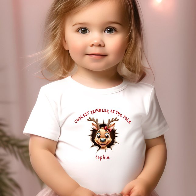 Camiseta Infantil Rapariga de renas quebrando o nome natal (Funny Reindeer Girl Breaking Through Christmas Toddler T-shirt)