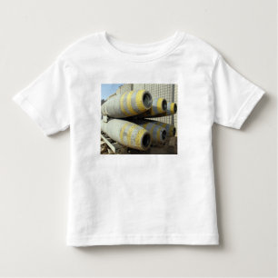 Camiseta Infantil Seis bombas GBU-12 em um rack